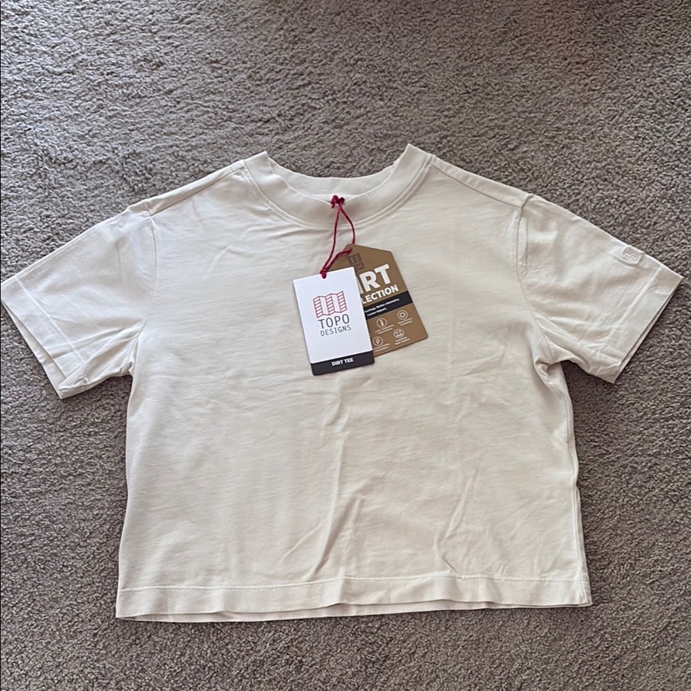 NWT Women’s Topo Designs Off-White Tee size xsmall